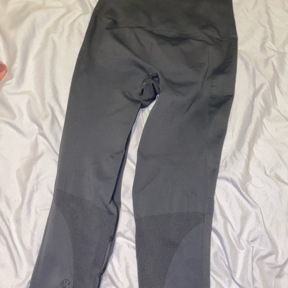 Lululemon leggings size 4